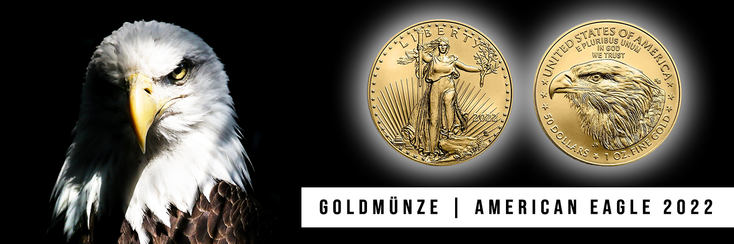 Schwarzer Hintergrund. Links ein Weißkopfseeadler, rechts eine Münze mit Vorder- und Rückseite: Die Vorderseite zeigt Lady Liberty vor Sonnenstrahlen, mit einem Ölzweig und einer Fackel in den Händen. Auf der Rückseite ist der Weißkopfseeadler abgebildet. Unten rechts steht der Schriftzug 'Goldmünze | American Eagle 2022'.